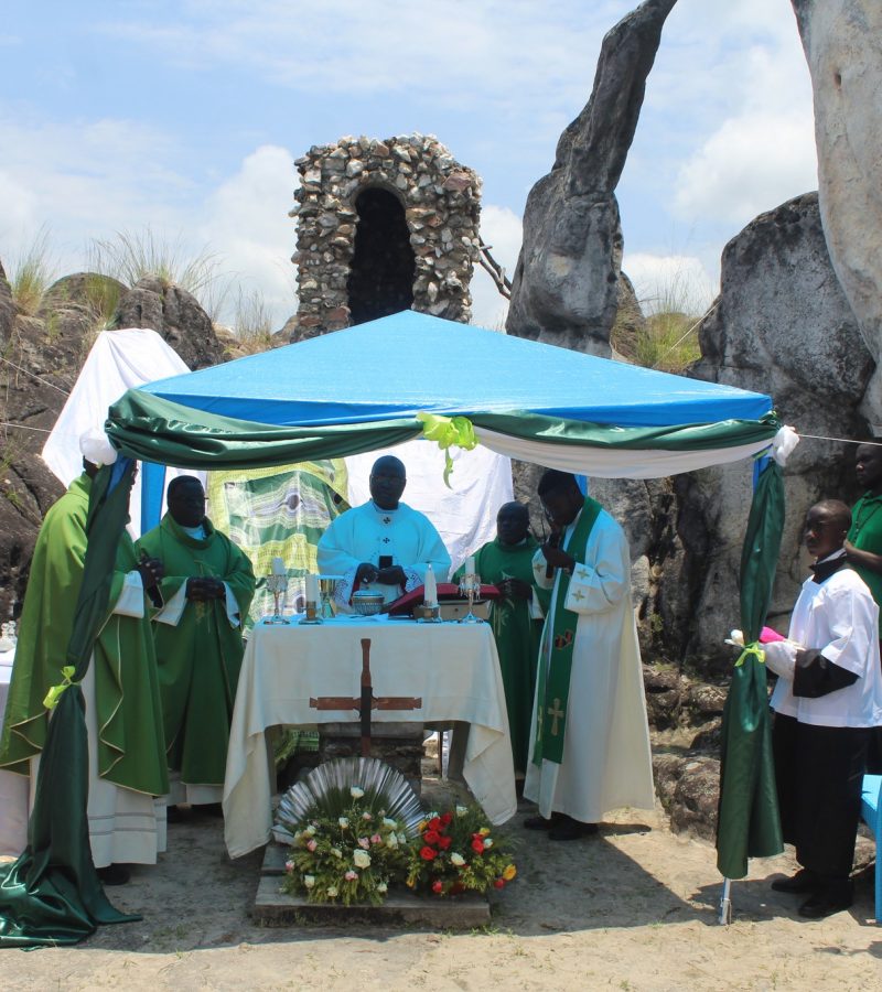 St. Maria Theresia Catholic Church, Kasamba